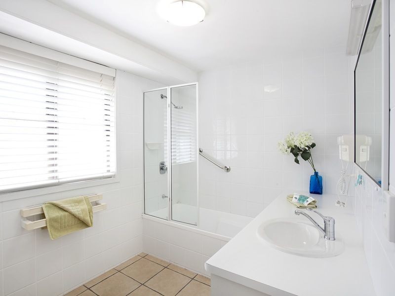Unit, 1 Descola, Noosa Heads QLD 4567