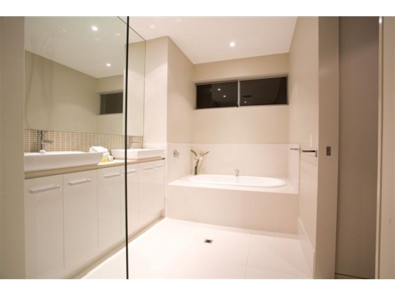 25 Mossman Court, Noosa Heads QLD 4567