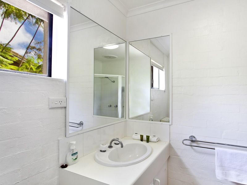 2, 8 Kareela Avenue, Little Cove QLD 4567