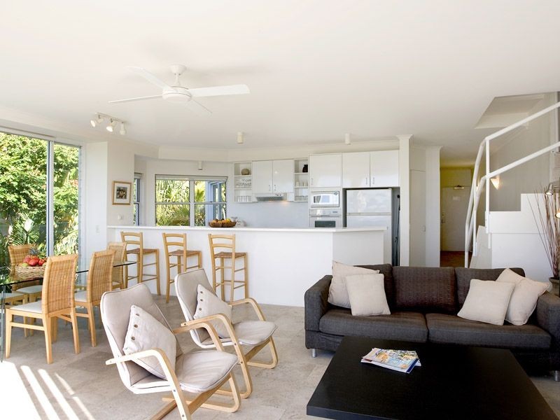 Apartment, 5 ALLAMBI, Little Cove QLD 4567