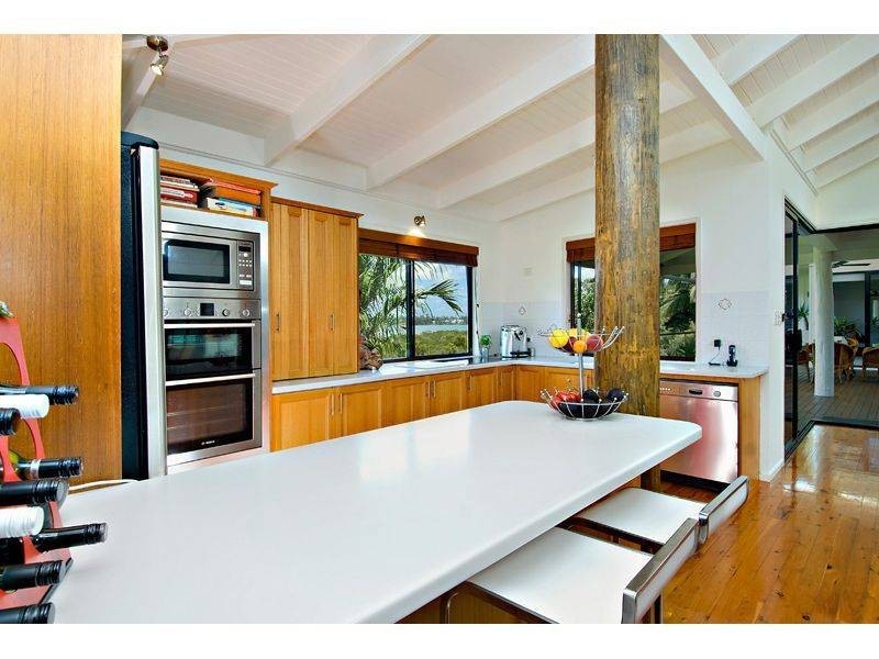 2 Val Crescent, Noosaville QLD 4566