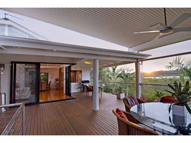 2 Val Crescent, Noosaville QLD 4566