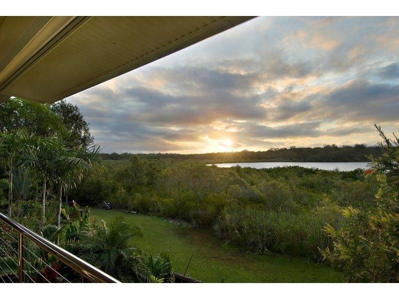 2 Val Crescent, Noosaville QLD 4566