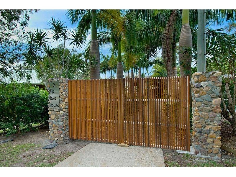 2 Val Crescent, Noosaville QLD 4566