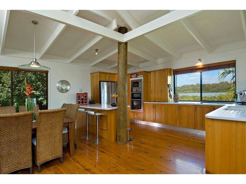 2 Val Crescent, Noosaville QLD 4566