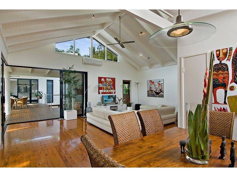 2 Val Crescent, Noosaville QLD 4566