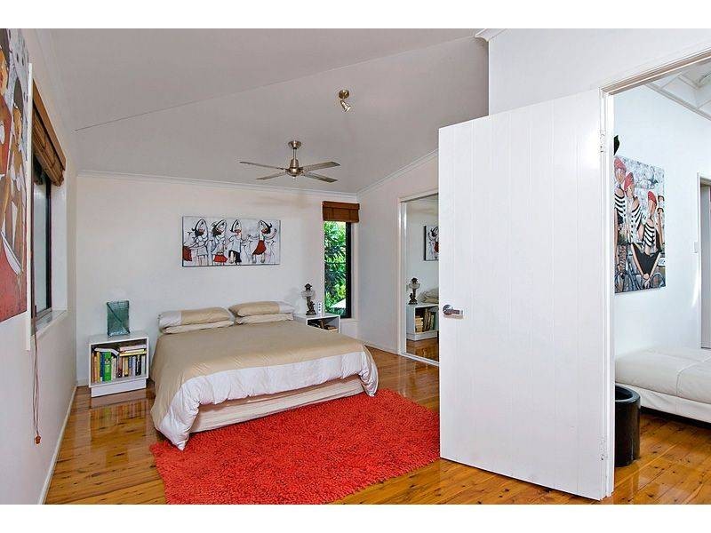 2 Val Crescent, Noosaville QLD 4566