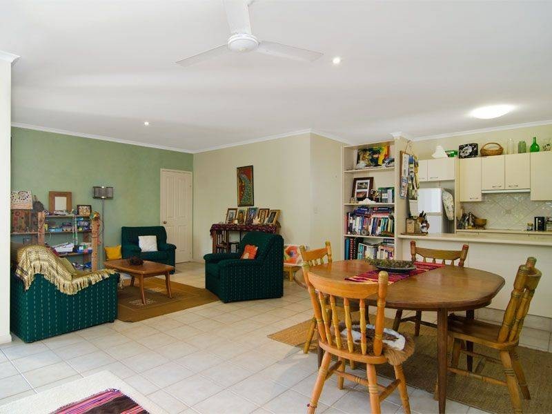 2/2 Sarena Court, Sunshine Beach QLD 4567