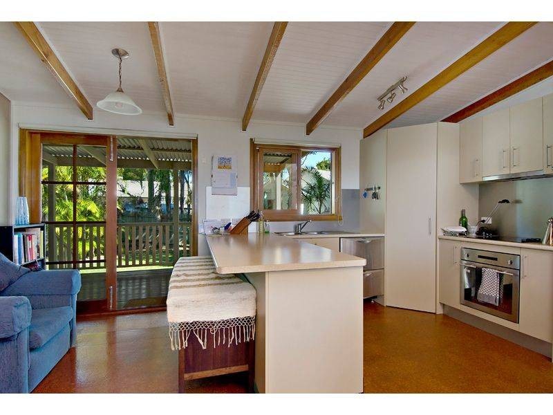 5 Victory Crescent, Sunrise Beach QLD 4567