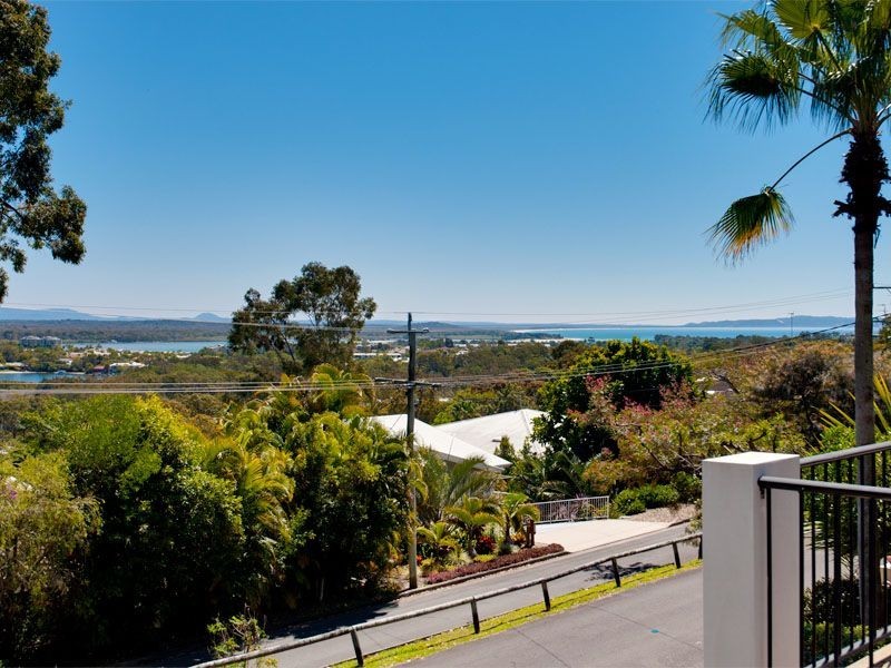 18 Arkana Drive, Noosa Heads QLD 4567