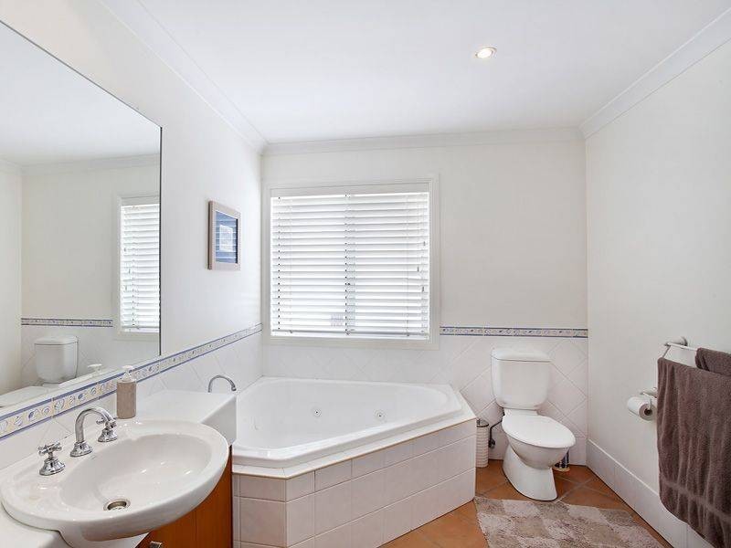 15 Seahorse Place, Noosa Waters QLD 4566