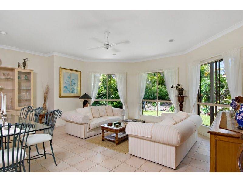 8 Wattle Street, Tewantin QLD 4565