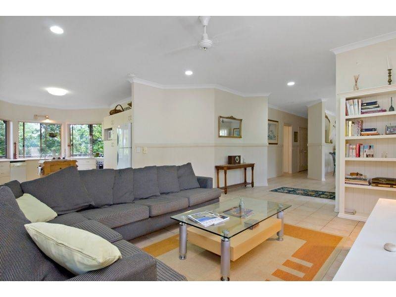 8 Wattle Street, Tewantin QLD 4565