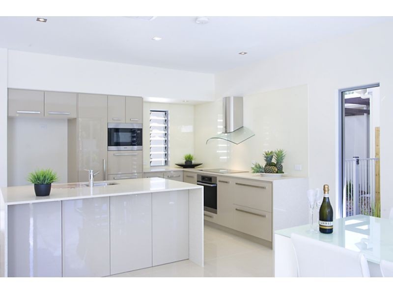 Luxury, Townhouses Seven Stars On Hilton, Noosaville QLD 4566