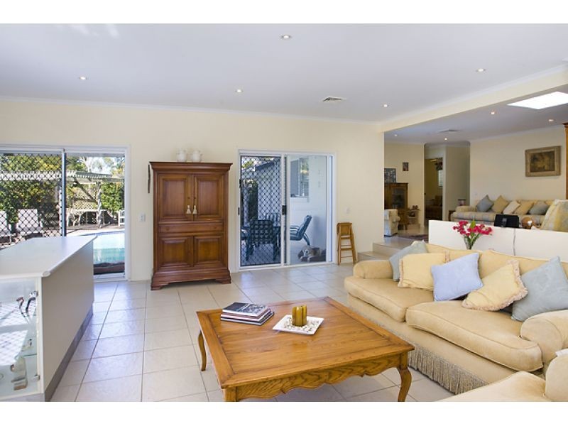 9 Delorme Street, Noosa Heads QLD 4567