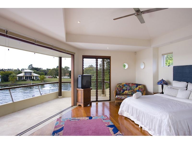 4 Seahorse Place, Noosa Waters QLD 4566
