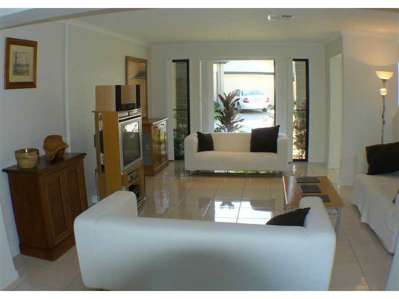 Apartment, 5 Cutters Breeze 5 Bottlebrush Avenue, Bli Bli QLD 4560