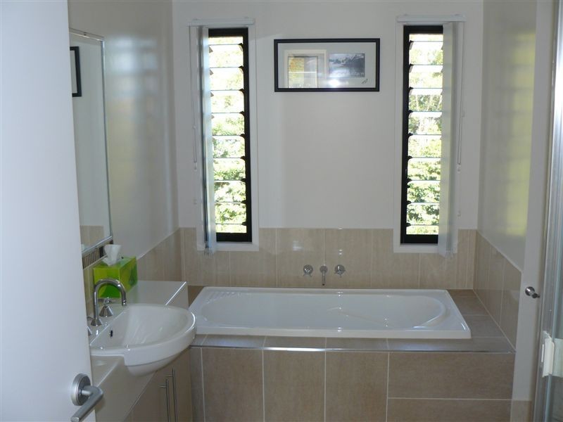 Apartment, 5 Cutters Breeze 5 Bottlebrush Avenue, Bli Bli QLD 4560