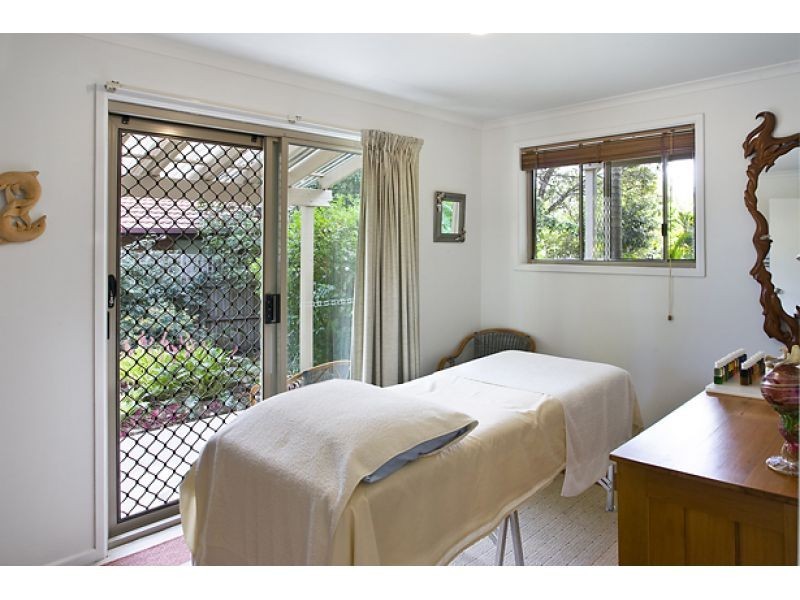 13 Paul Street, Noosa Heads QLD 4567