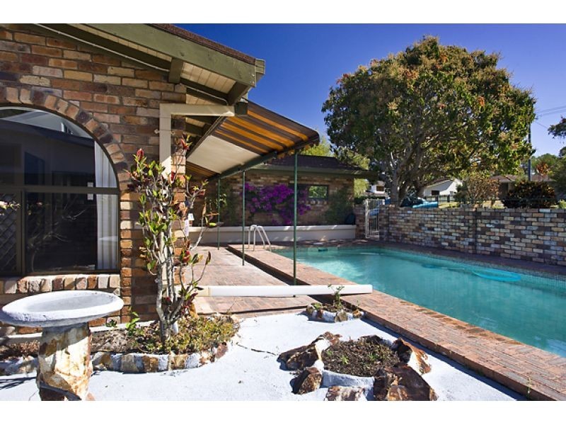 8 Wyona Drive, Noosa Heads QLD 4567