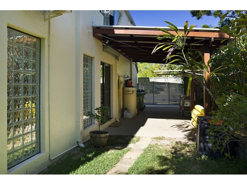 16 Riverbreeze Avenue, Noosa Waters QLD 4566