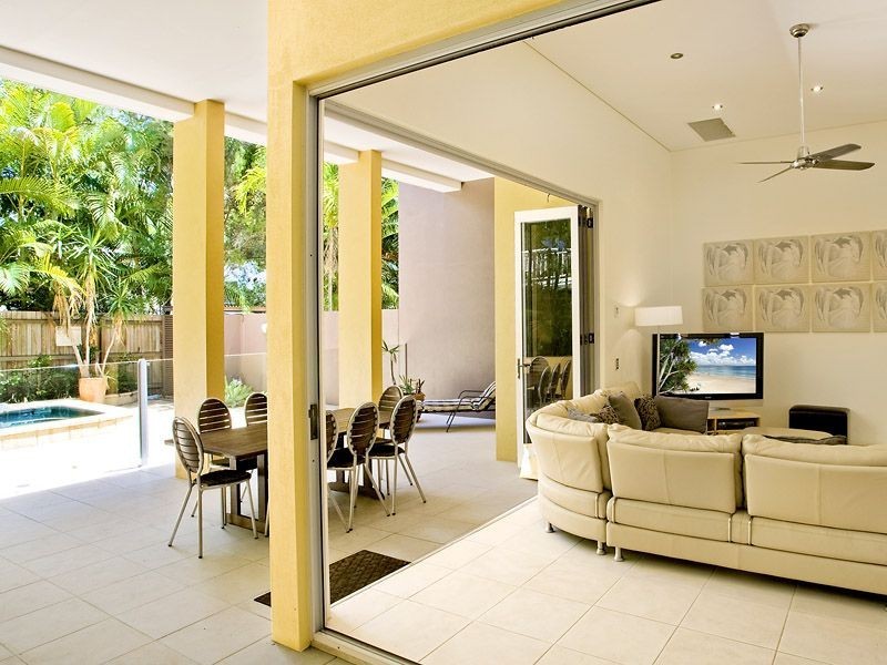 Units 1 & 2, 11 Mitti Street, Little Cove QLD 4567