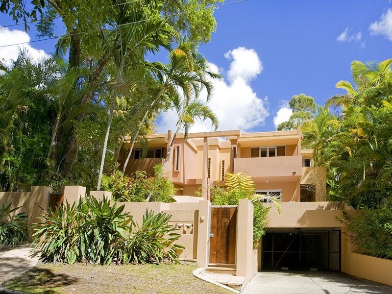 Units 1 & 2, 11 Mitti Street, Little Cove QLD 4567