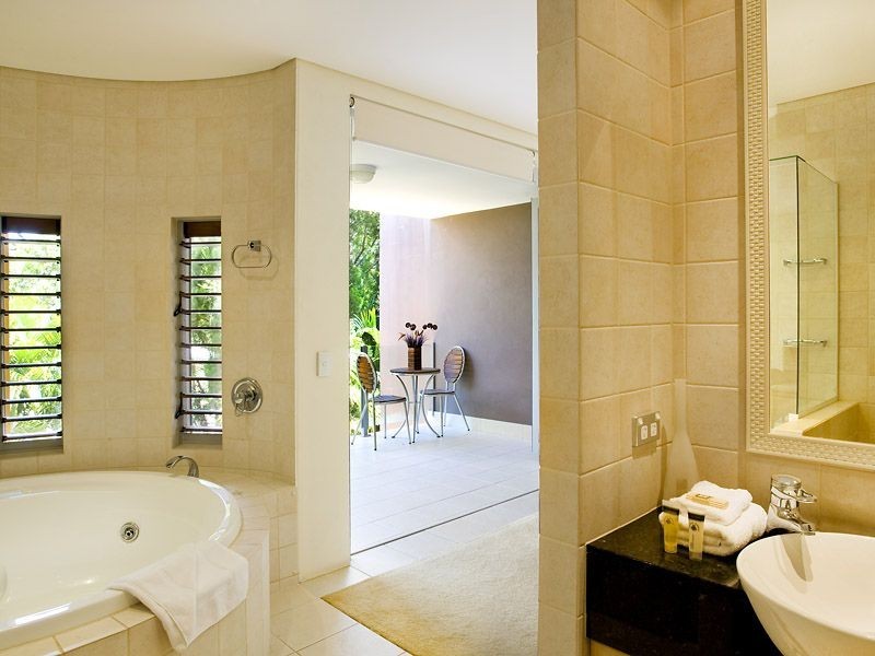 Units 1 & 2, 11 Mitti Street, Little Cove QLD 4567