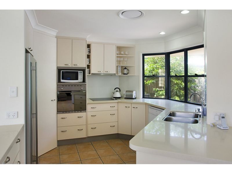 4 Waterside Court, Noosa Waters QLD 4566
