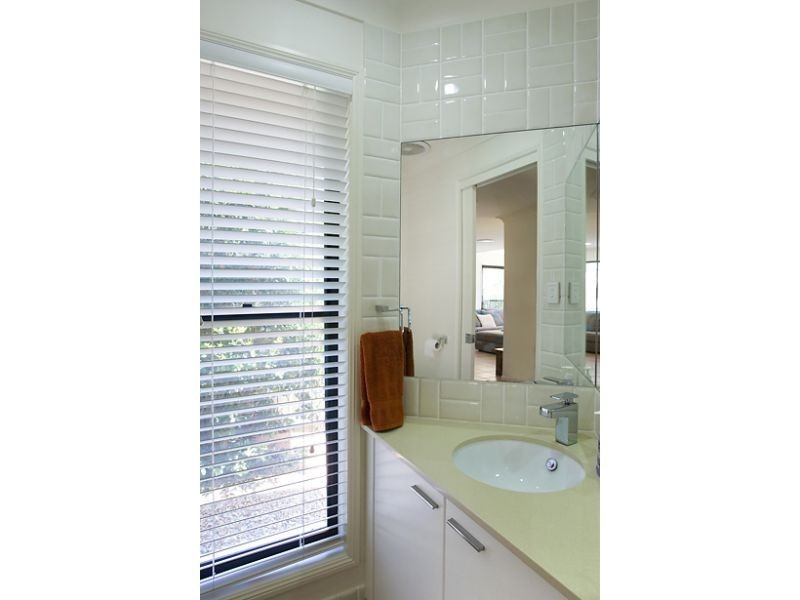 4 Waterside Court, Noosa Waters QLD 4566