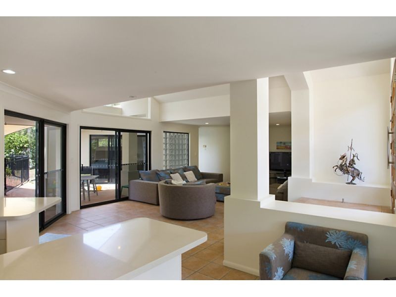4 Waterside Court, Noosa Waters QLD 4566