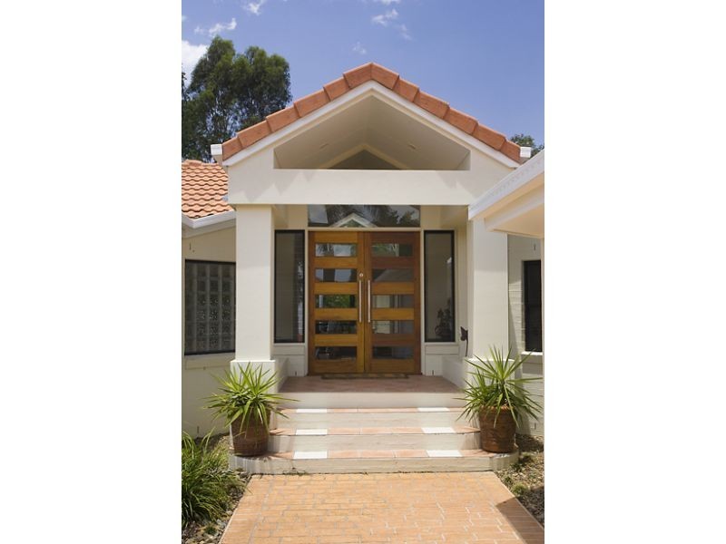 4 Waterside Court, Noosa Waters QLD 4566