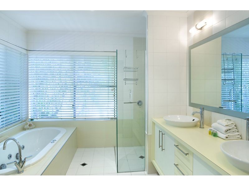 12 Moonare Crescent, Noosa Heads QLD 4567