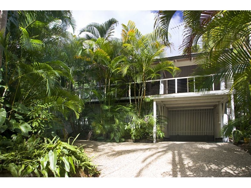 12 Moonare Crescent, Noosa Heads QLD 4567