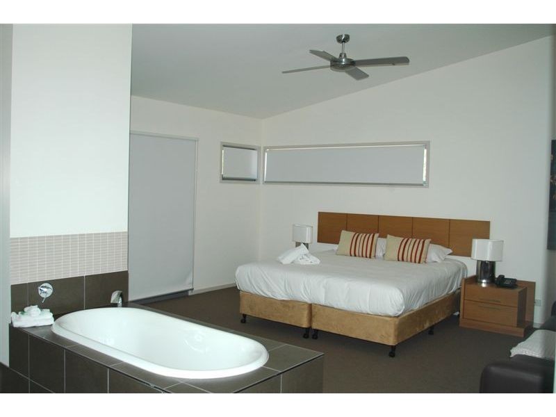 32, 90 Beach Road, Noosa North Shore QLD 4565