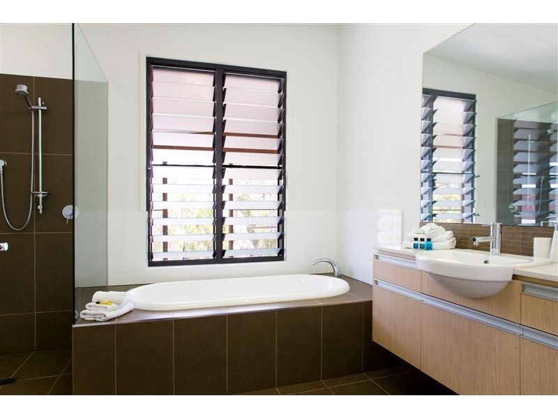 32, 90 Beach Road, Noosa North Shore QLD 4565