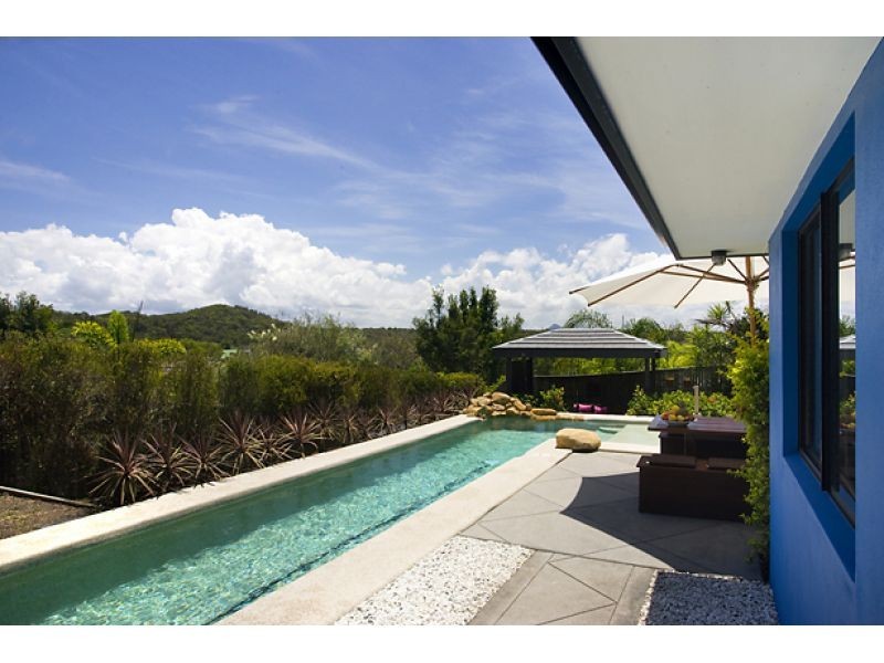10 Werita Court, Sunrise Beach QLD 4567