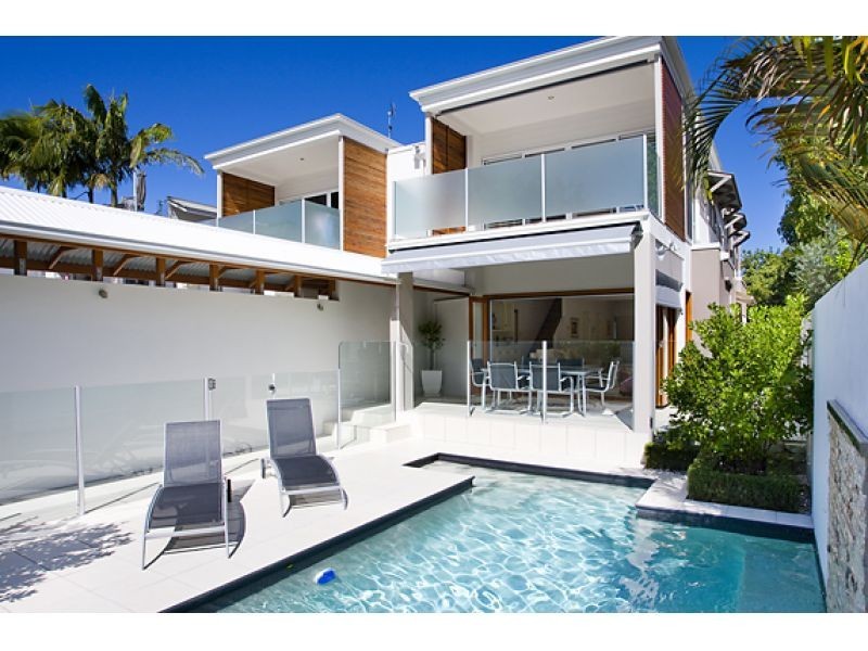 2, 22 Elizabeth Street, Noosaville QLD 4566