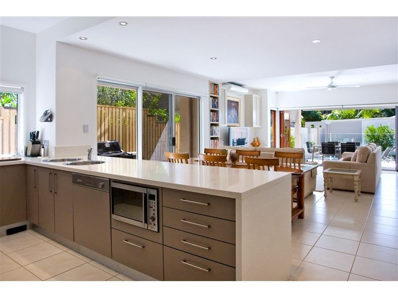 2, 22 Elizabeth Street, Noosaville QLD 4566