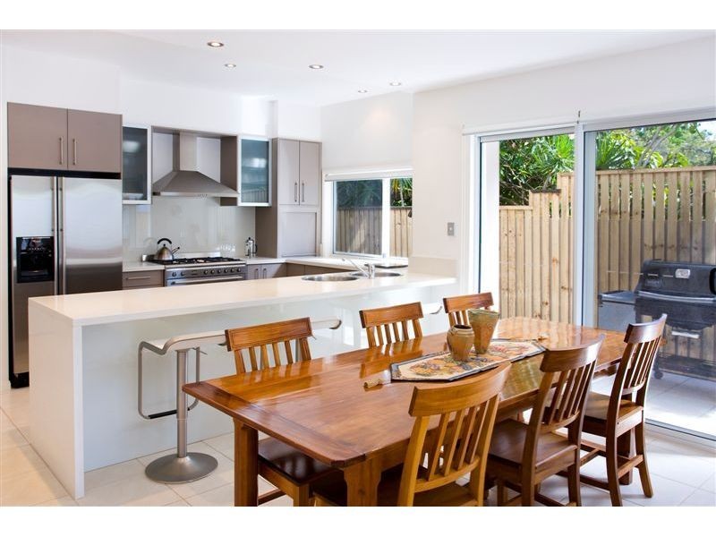 2, 22 Elizabeth Street, Noosaville QLD 4566