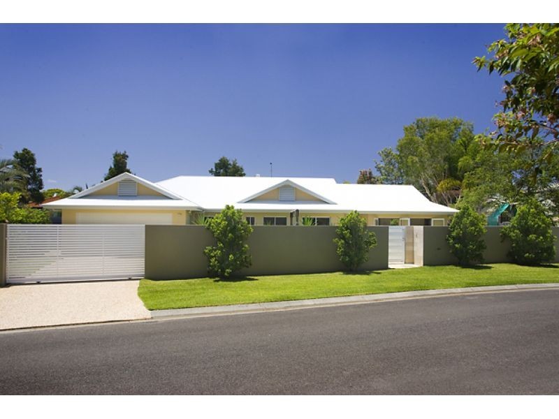 4 Sailfish Court, Noosa Waters QLD 4566