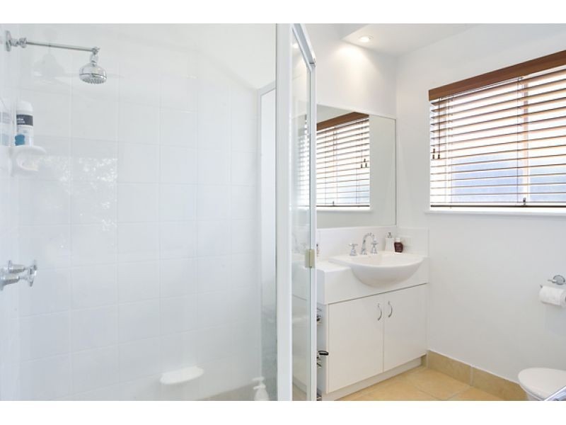 4 Sailfish Court, Noosa Waters QLD 4566