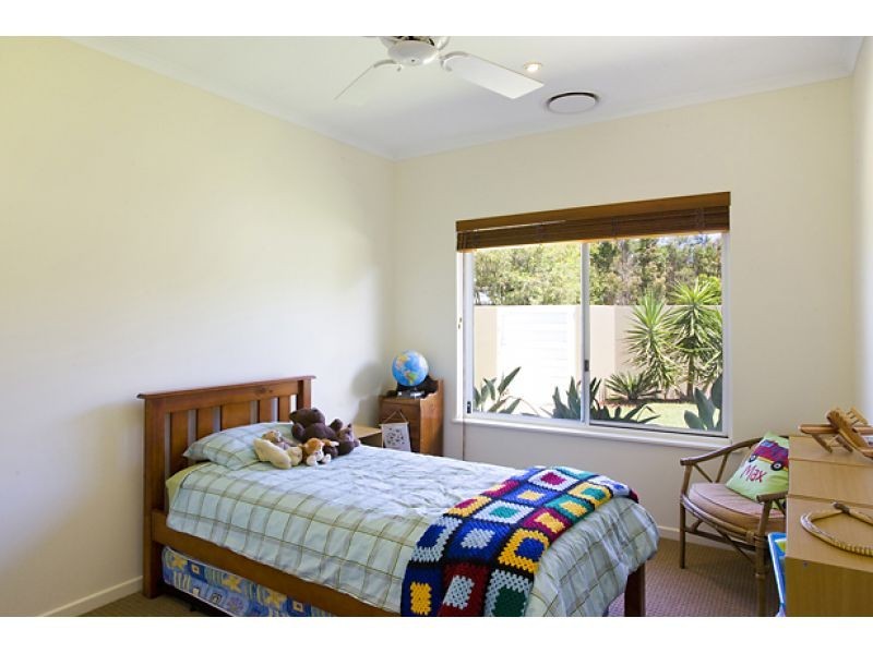 4 Sailfish Court, Noosa Waters QLD 4566