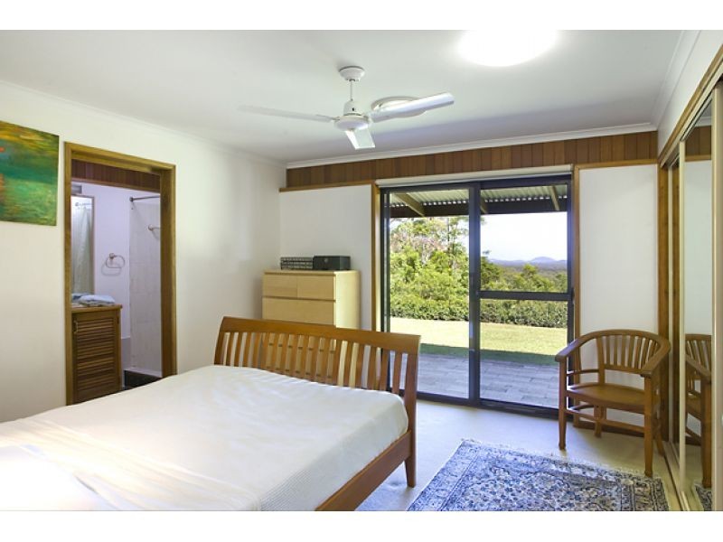 105 Sunrise Road, Tinbeerwah QLD 4563