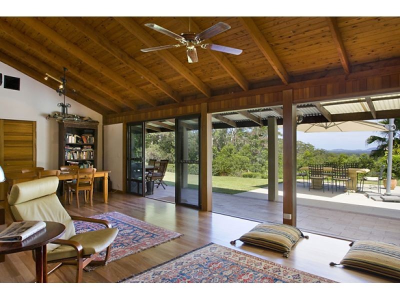 105 Sunrise Road, Tinbeerwah QLD 4563