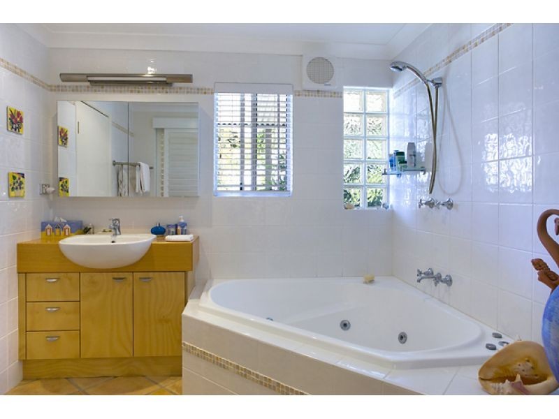 68 Wollomia Way, Sunrise Beach QLD 4567