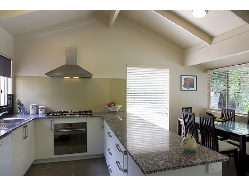 6 Paul Street, Noosa Heads QLD 4567