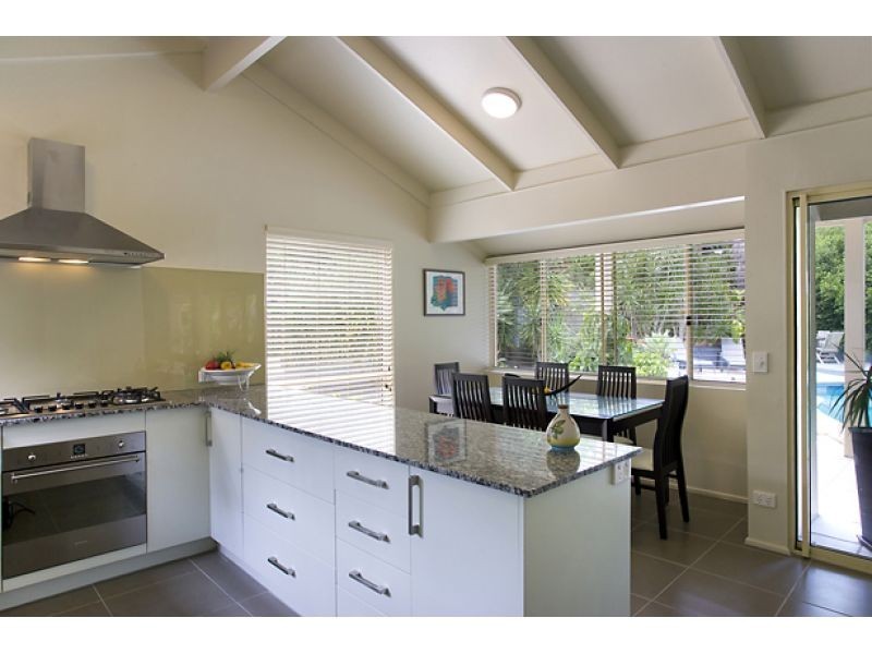 6 Paul Street, Noosa Heads QLD 4567
