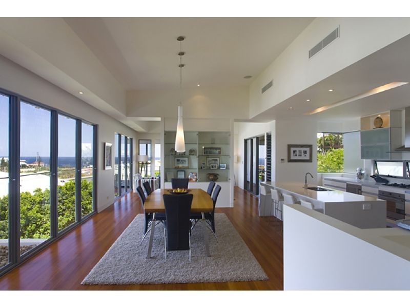 5 Compass Place, Sunrise Beach QLD 4567