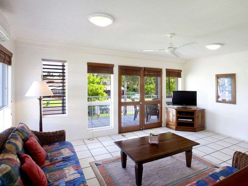 8, 10 Robert Street, Noosaville QLD 4566